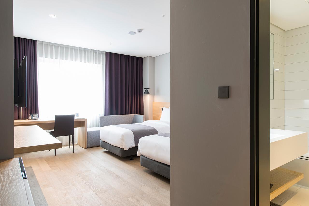 Alex 72 Hotel Suwon Exterior photo